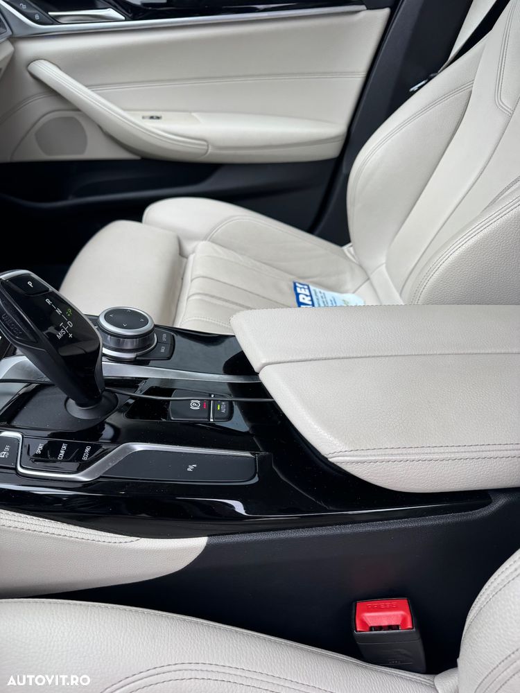 BMW Seria 5 520d Aut. Luxury Line - 12