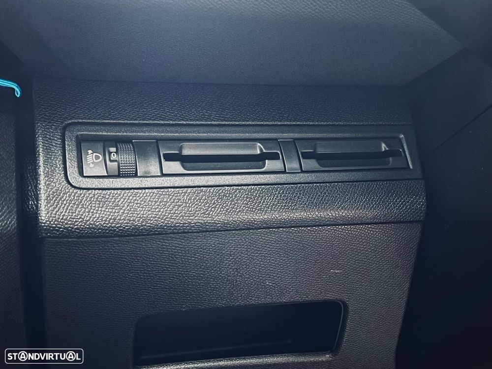 Peugeot 3008 1.5 BlueHDi Allure EAT8 - 30