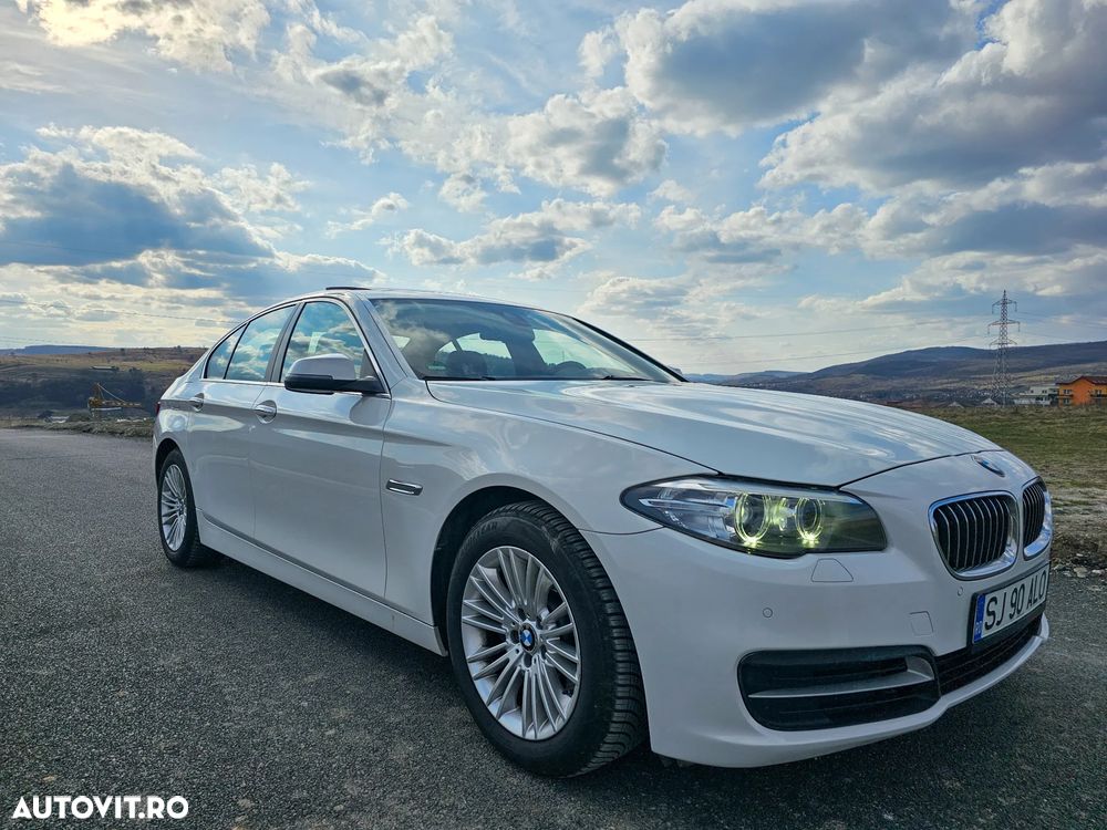 BMW Seria 5 520d Aut. Luxury Line - 1