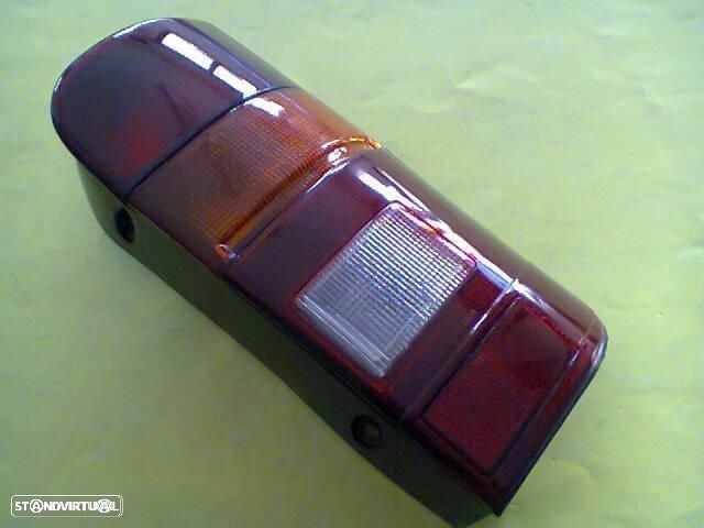 Farolins de trás da Toyota Hiace 21LHA2 LH102 NOVOS - 1