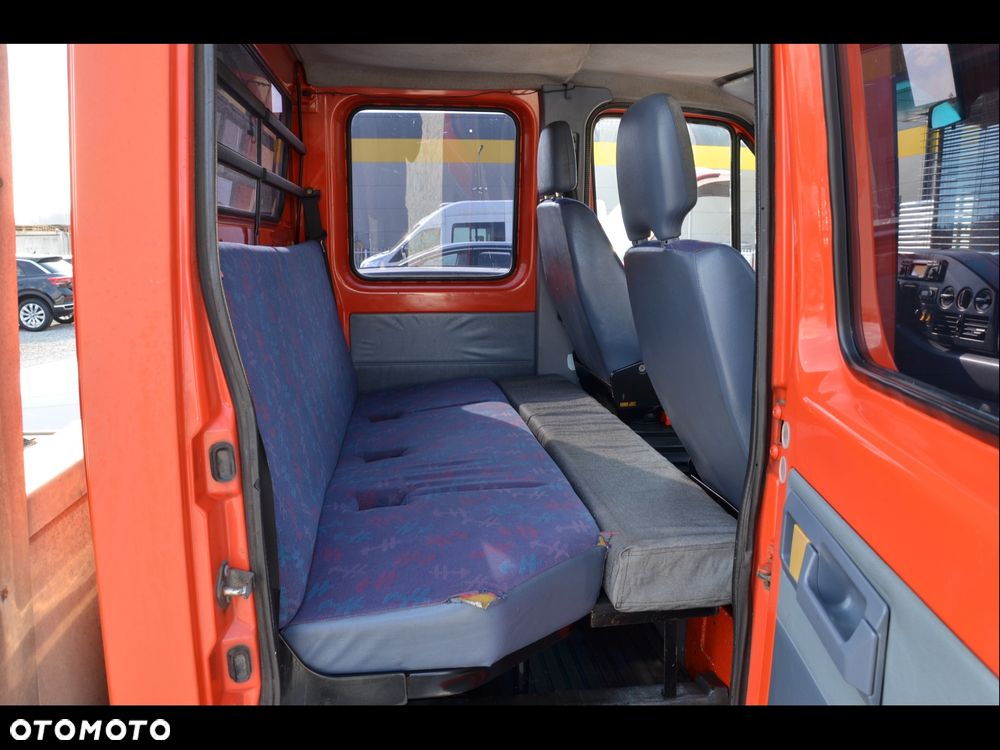 Mercedes-Benz Sprinter - 14