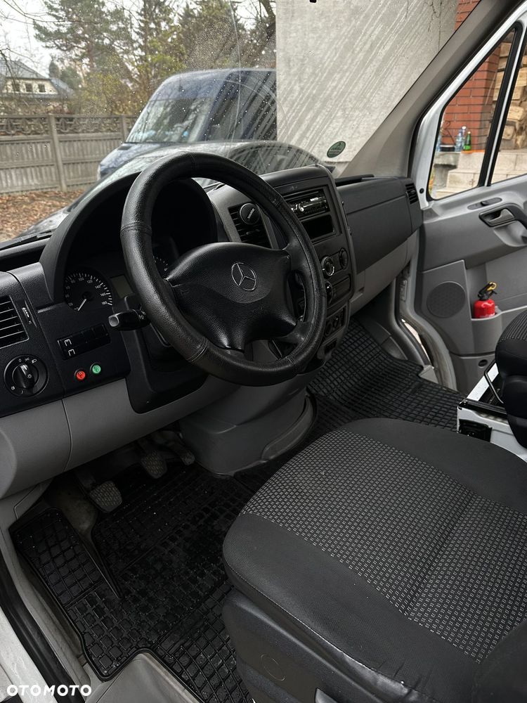 Mercedes-Benz Sprinter - 16