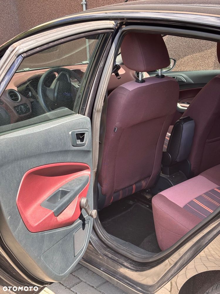 Ford Fiesta 1.25 Ambiente EU5 - 13