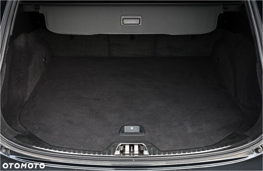 Volvo V60 D3 R-Design - 30