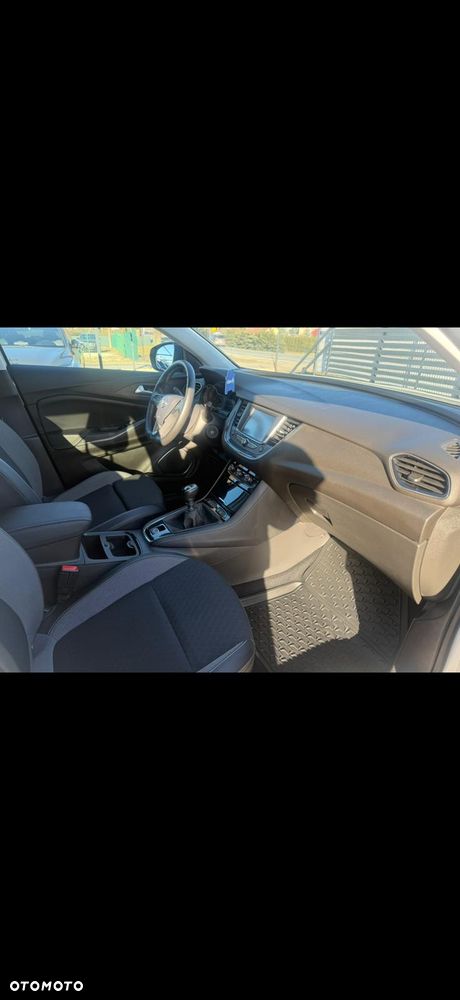Opel Grandland X 1.2 T GPF Design&Tech S&S - 14