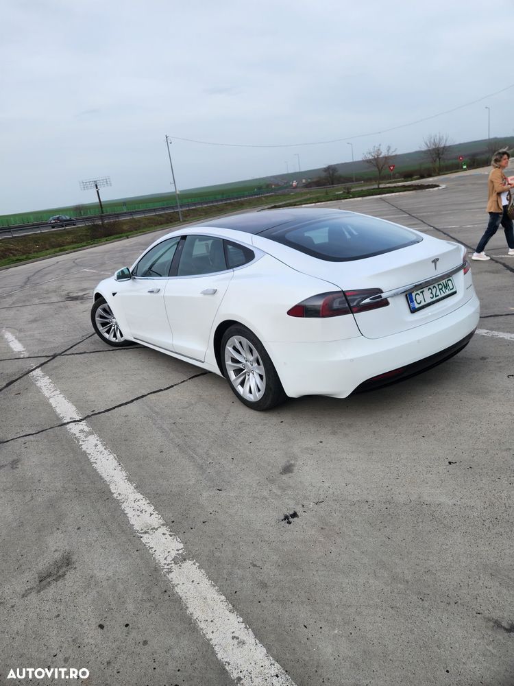 Tesla Model S - 2