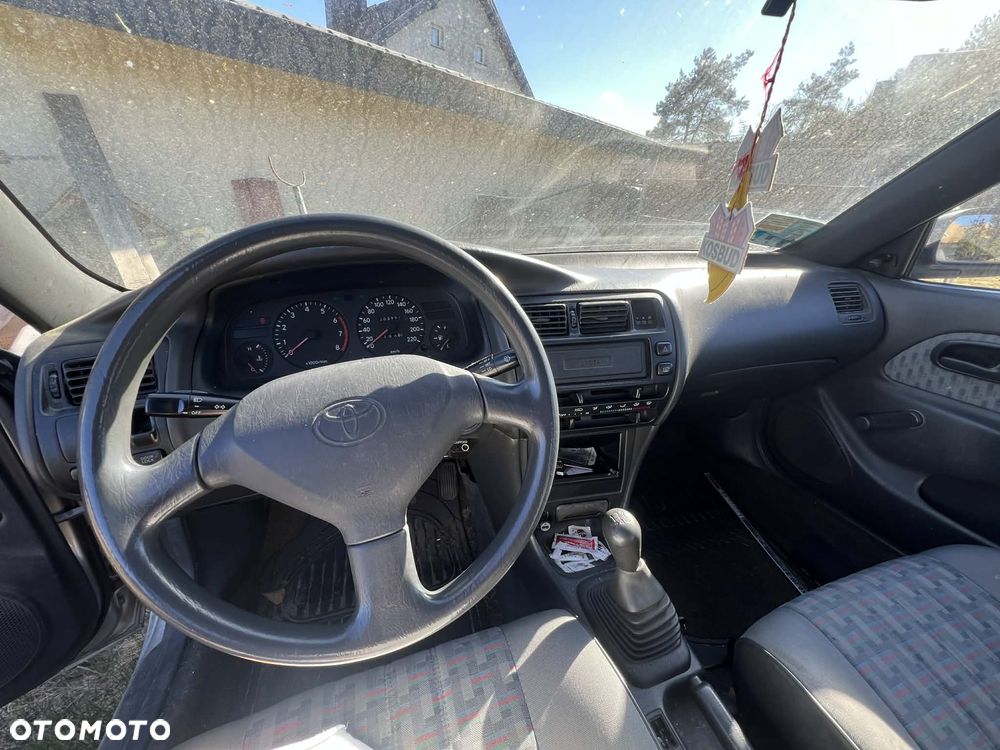 Toyota Corolla - 5