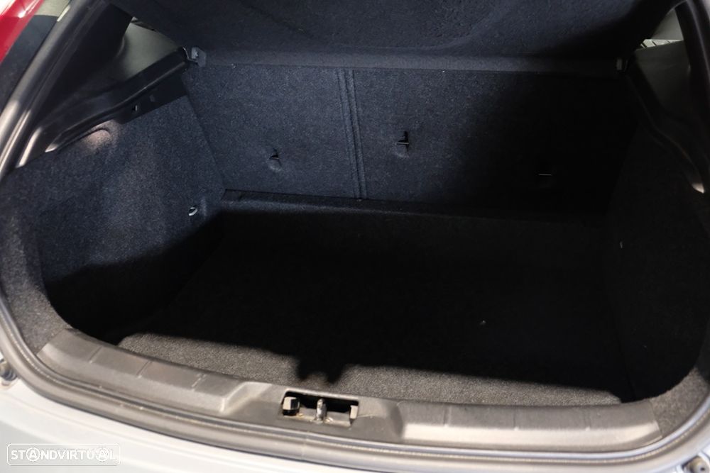 Volvo V40 1.6 D2 Momentum - 21
