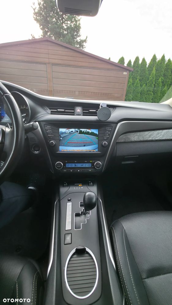 Toyota Avensis 2.0 Premium MS - 24