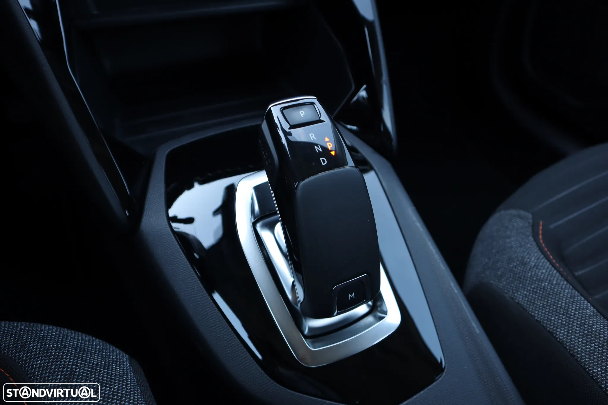 Peugeot 208 1.2 PureTech Allure EAT8 - 16