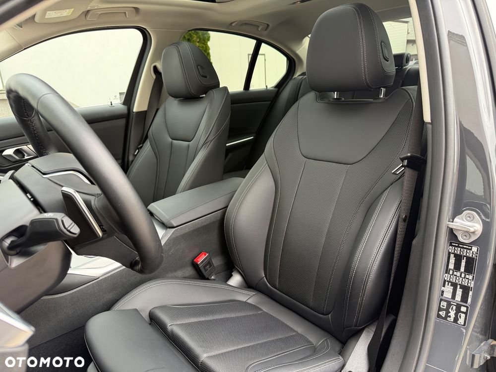 BMW Seria 3 320d xDrive - 14