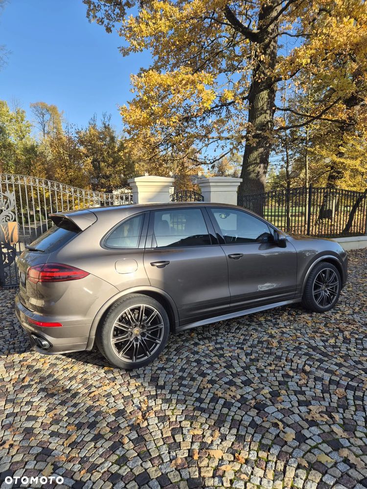 Porsche Cayenne - 11