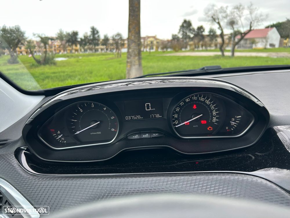 Peugeot 208 1.5 BlueHDi Signature - 3