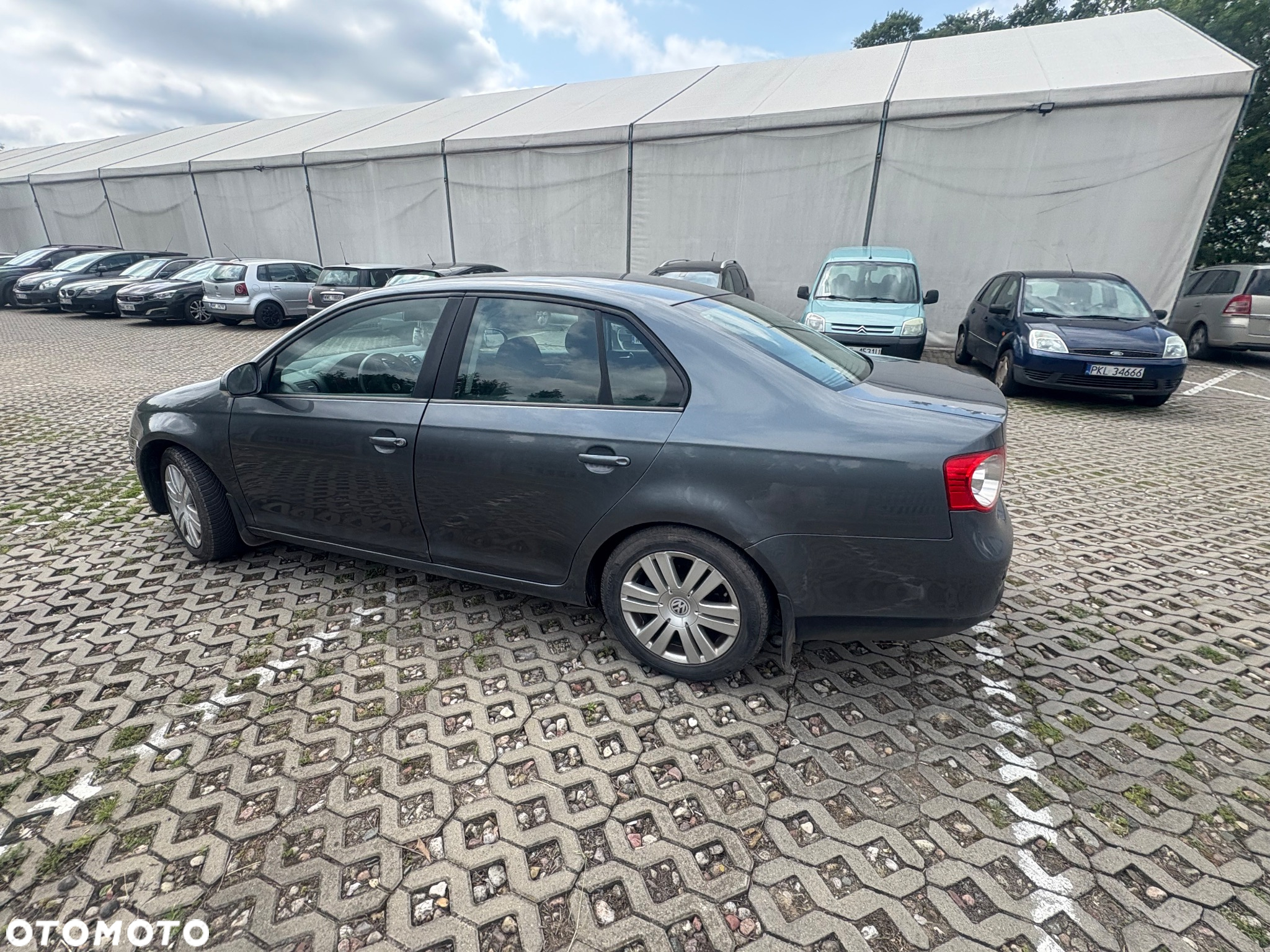 Volkswagen Jetta - 6