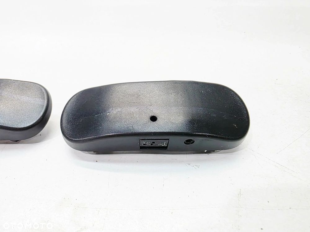 DYSZA SPRYSKIWACZA PRAWA + LEWA MGIEŁKA AUDI A3 8Y 8Y0955987E 8Y0955988E - 3