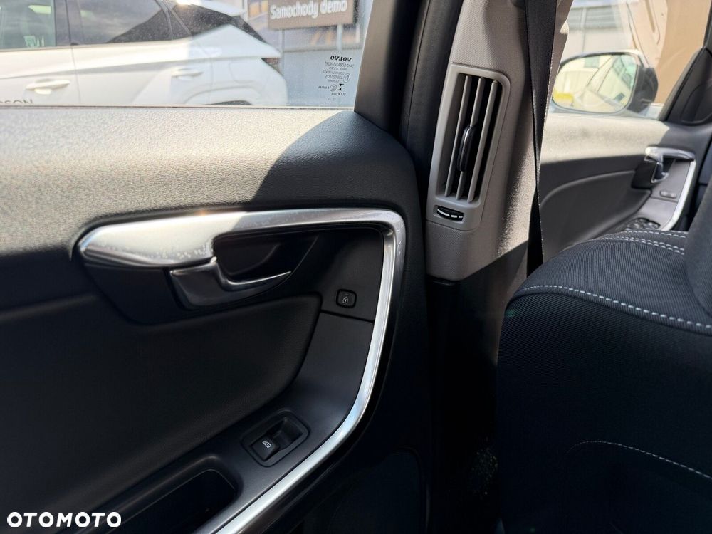 Volvo S60 T3 Drive-E Kinetic - 34