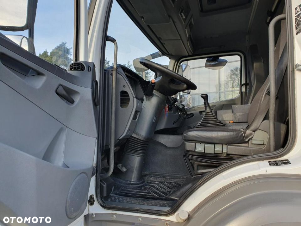 Mercedes-Benz axor - 17