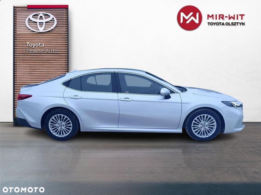 Toyota Camry - 11