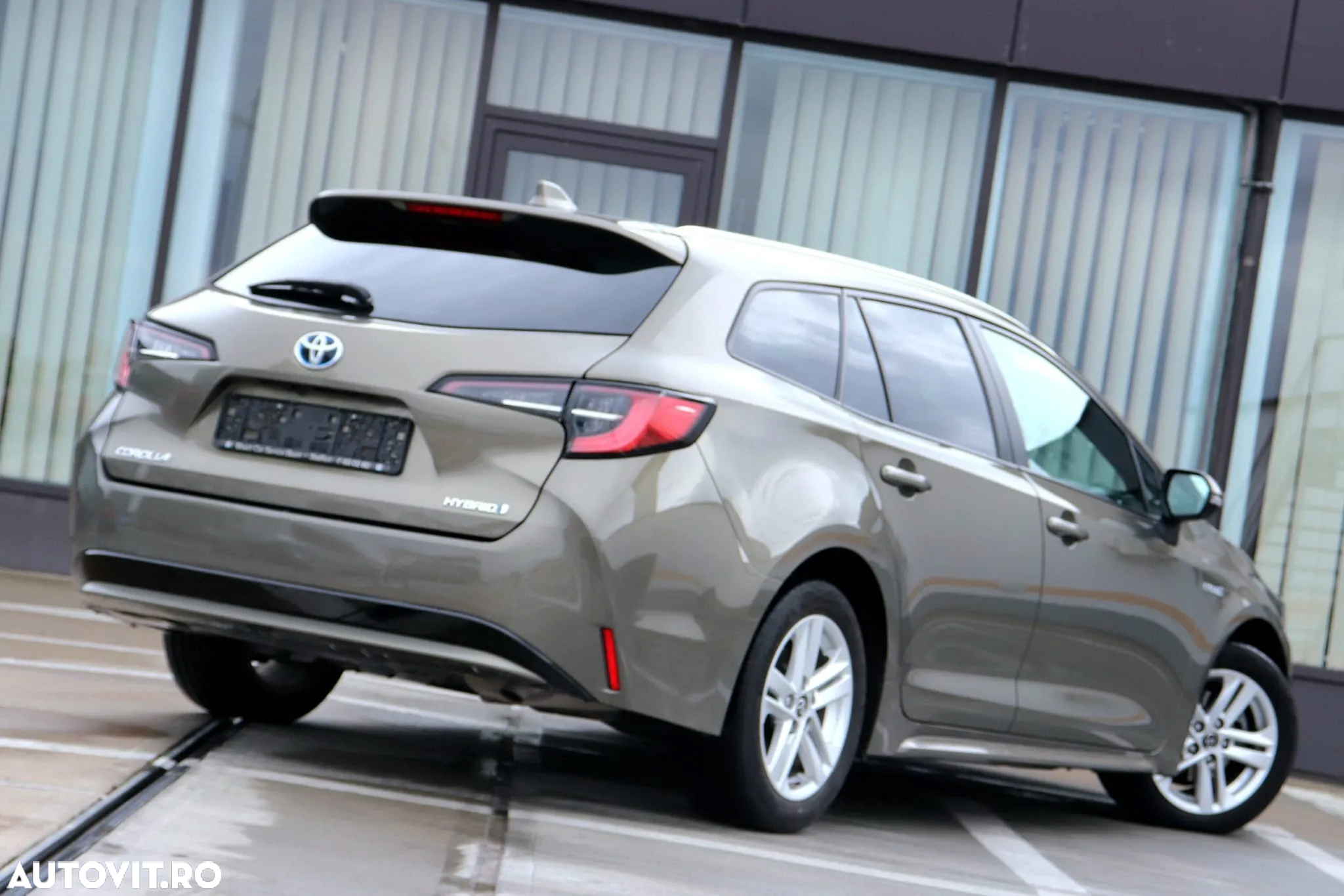 Toyota Corolla 1.8 Hybrid Comfort - 4