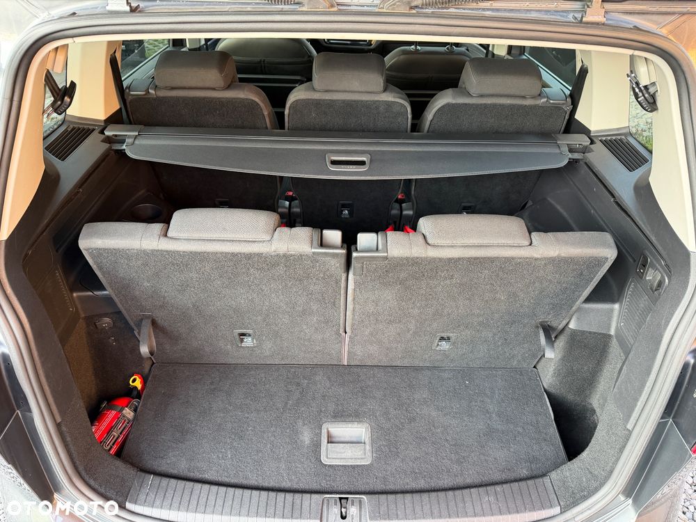 Volkswagen Touran - 20