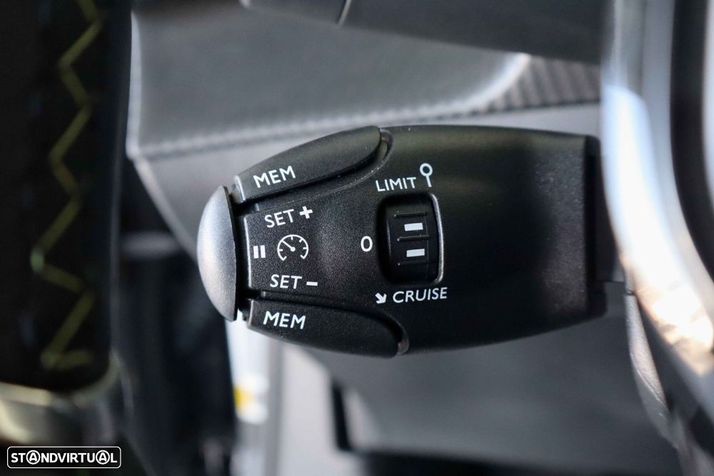 Peugeot e-2008 54 kWh GT - 34