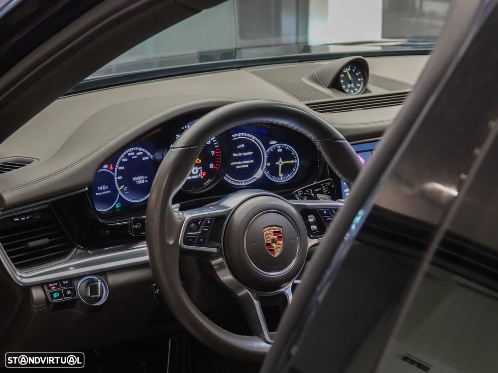 Porsche Panamera GTS - 27