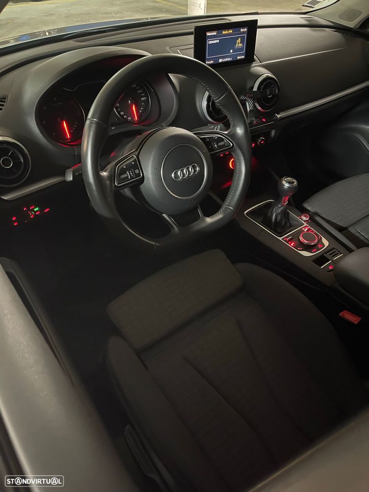 Audi A3 Sportback 1.6 TDI Advance Ultra - 6