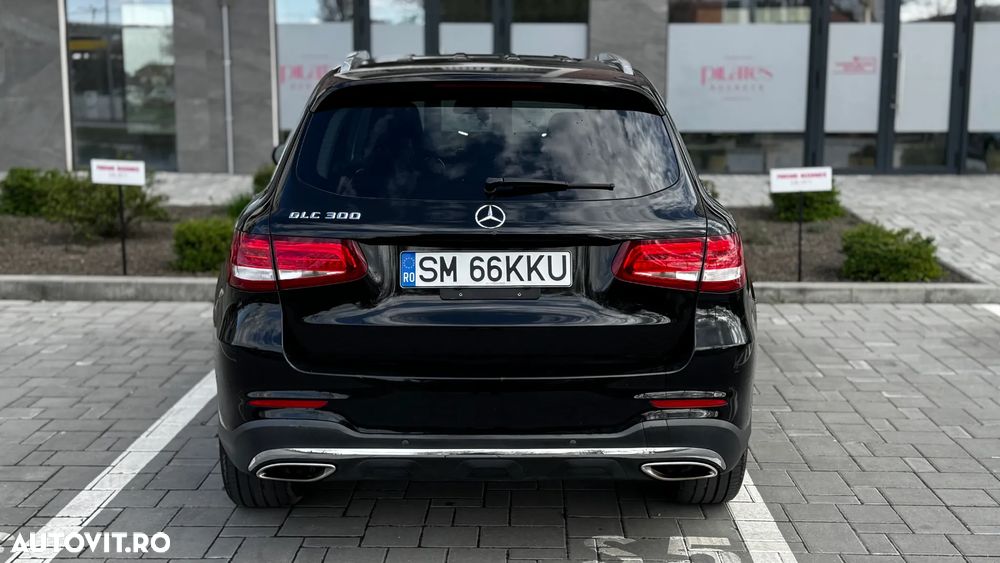 Mercedes-Benz GLC 300 4MATIC 9G-TRONIC AMG Line - 6