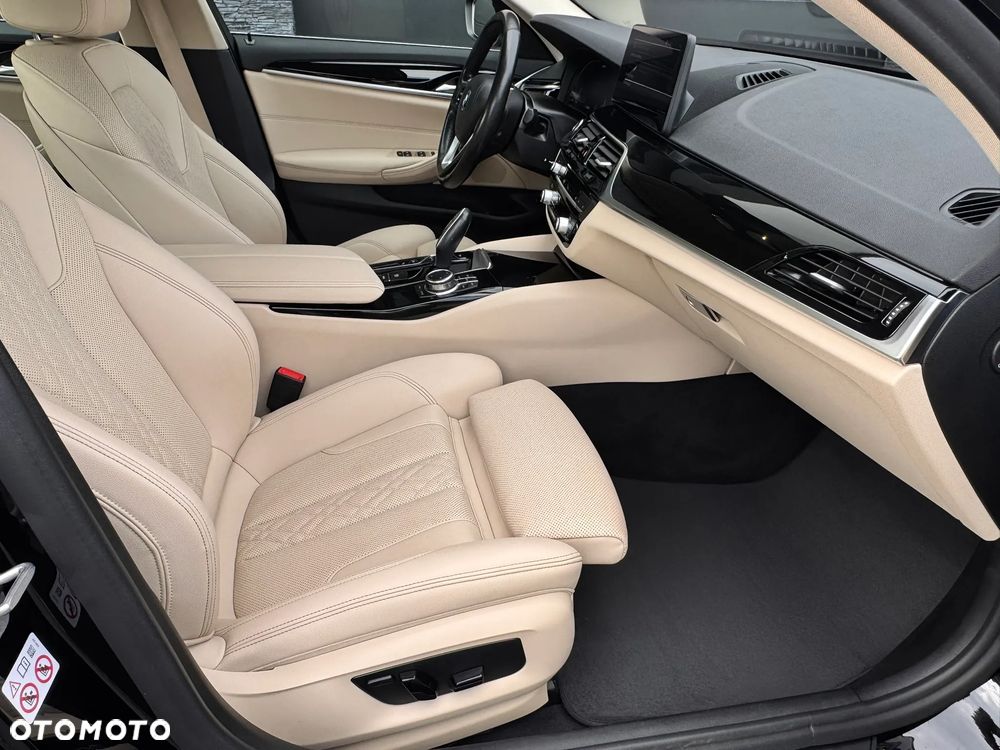 BMW Seria 5 530e Luxury Line sport - 21