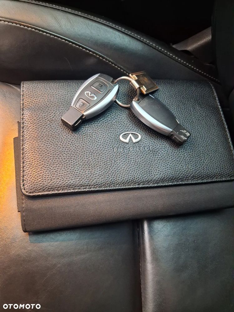 Infiniti Q30 - 25