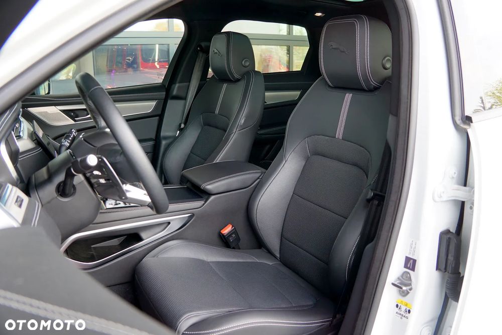 Jaguar F-Pace 2.0 D200 mHEV AWD R-Dynamic SE - 18