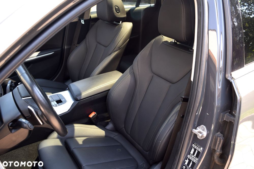 BMW Seria 3 320d xDrive Luxury Line sport - 12