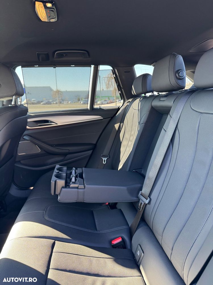 BMW Seria 5 530e Aut. - 13