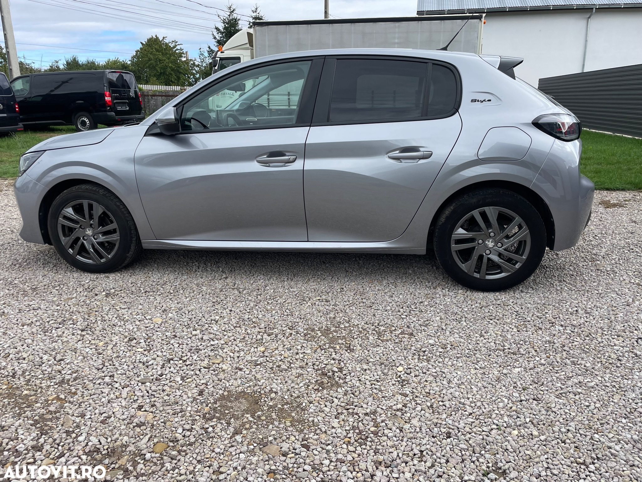 Peugeot 208 1.2L PureTech 75 S&S BVM5 Style - 9