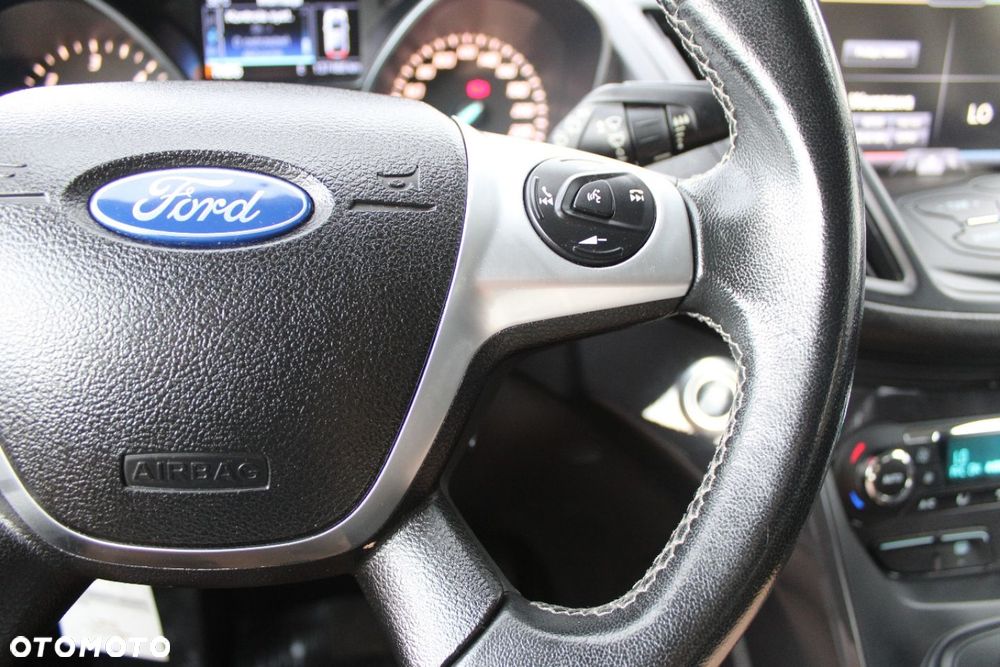 Ford Kuga - 32