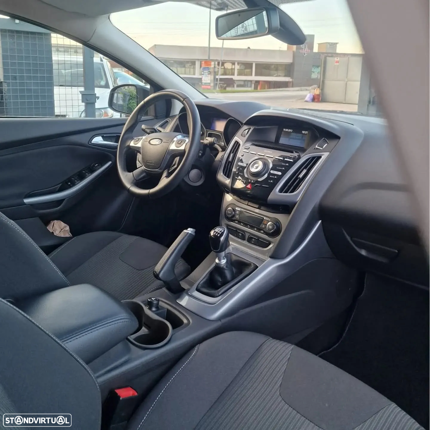 Ford Focus 1.6 EcoBoost S&S Titanium - 10