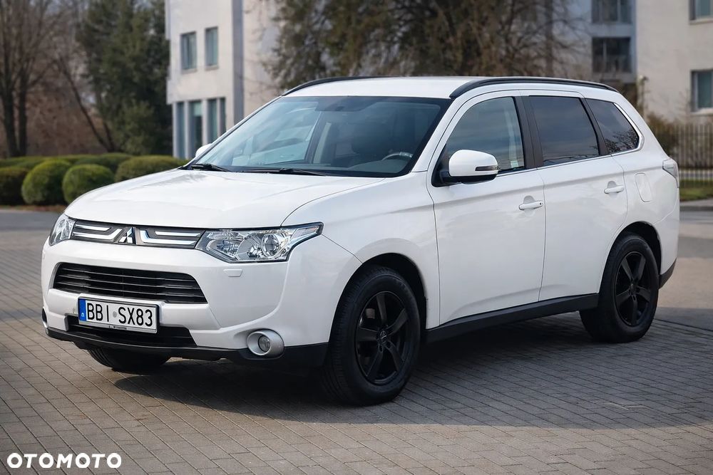 Mitsubishi Outlander - 1