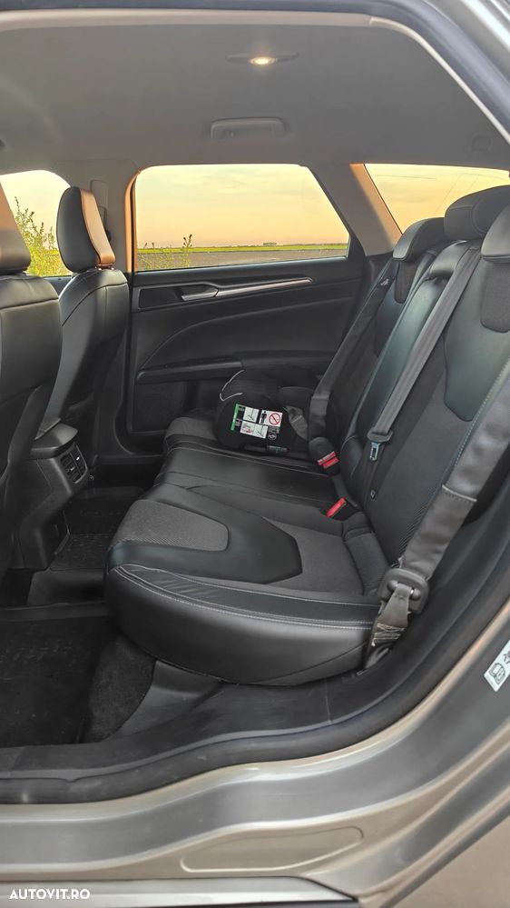 Ford Mondeo 2.0 TDCi Powershift - 27