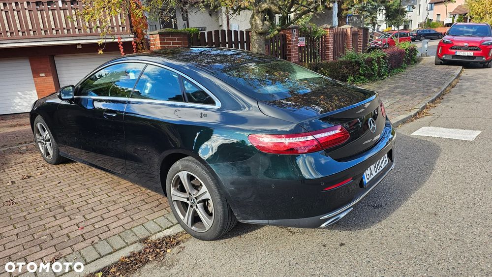 Mercedes-Benz Klasa E 220 d Coupe 4-Matic 9G-TRONIC - 3