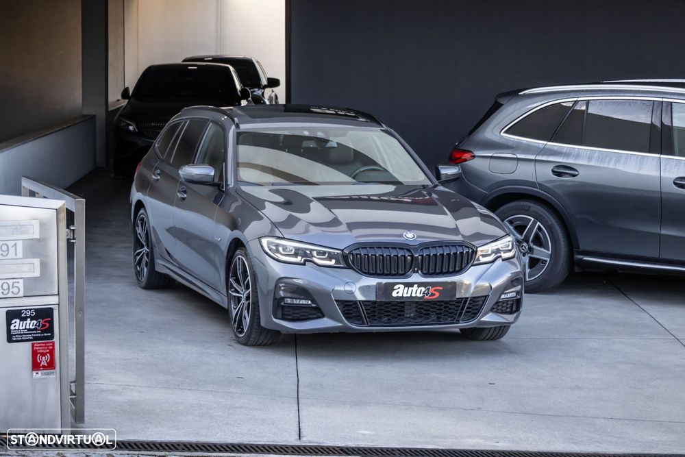 BMW 330 e Pack Desportivo M Pro Auto - 1
