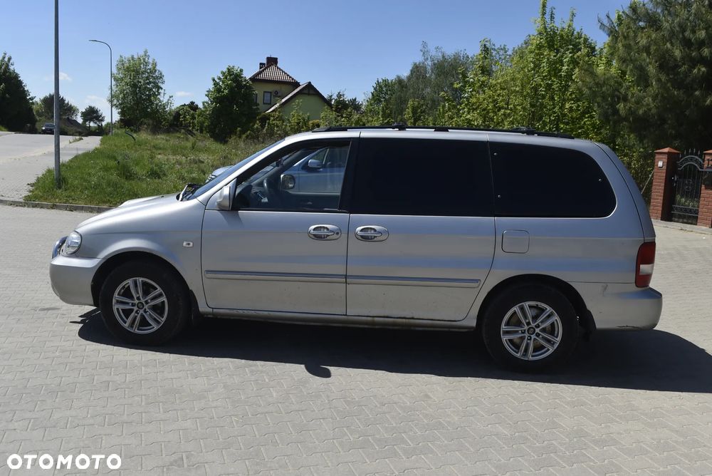 Kia Carnival CRDi Executive - 12