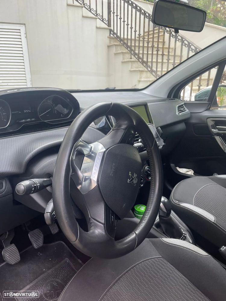 Peugeot 208 1.2 PureTech Access - 5