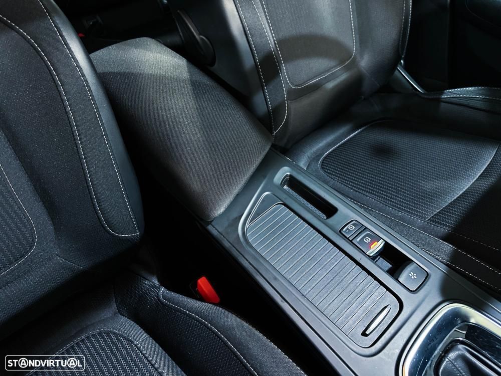 Renault Mégane 1.6 Plug-In Intens - 23