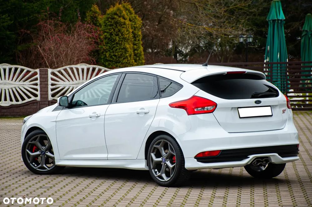 Ford Focus 2.0 TDCi ST mit Leder-Exclusiv-Paket - 12