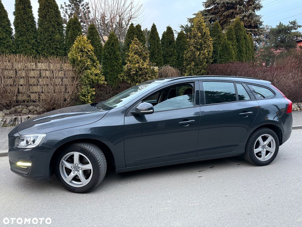 Volvo V60 D2 Momentum - 1