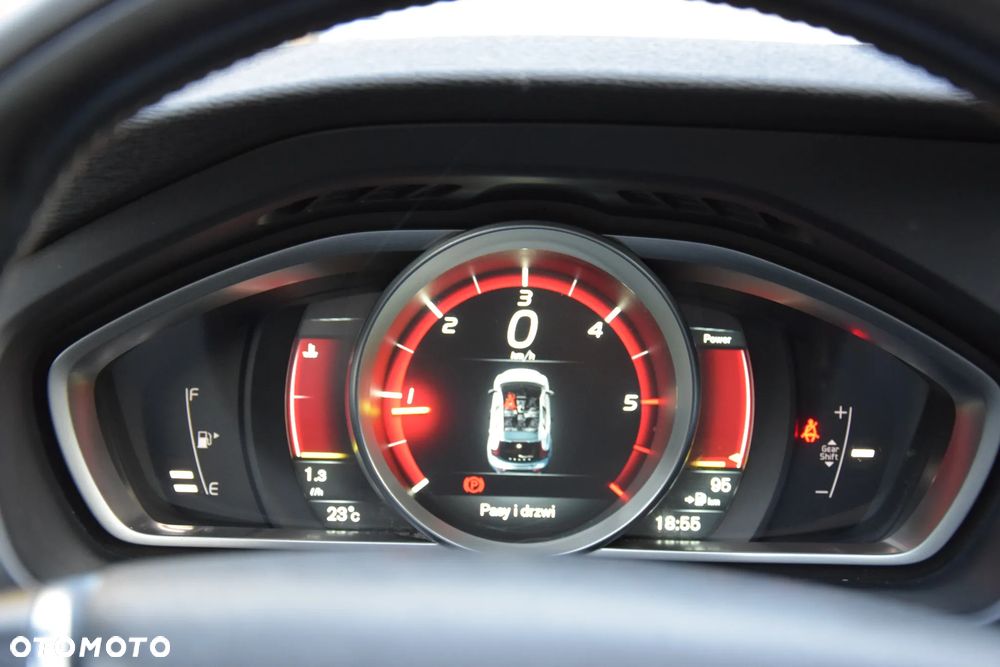 Volvo V40 D4 RDesign - 32