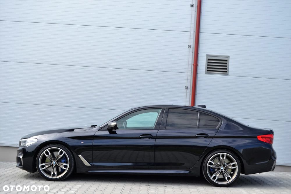 BMW Seria 5 M550i xDrive sport - 16