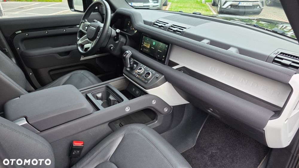 Land Rover Defender - 19