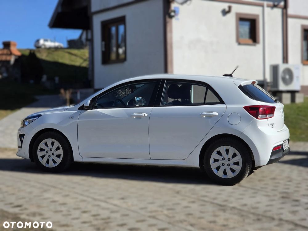 Kia Rio 1.2 L - 13