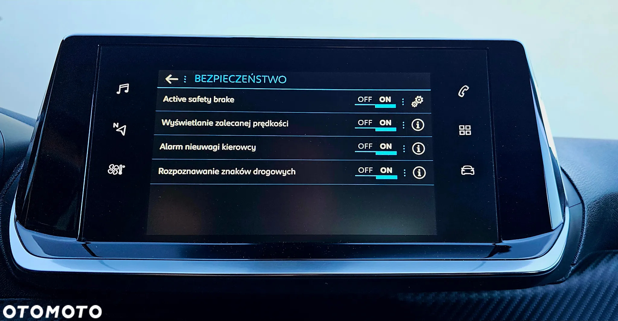 Peugeot 2008 1.2 PureTech Allure Pack S&S EAT8 - 21
